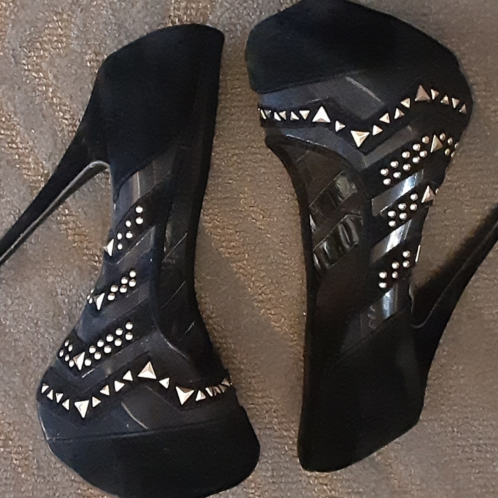 Liliana size 10 6inch gold studded suede mesh platform heels tried on